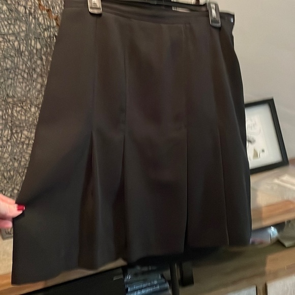 𝅺BLACK pleated skirt size 14 - Picture 1 of 9
